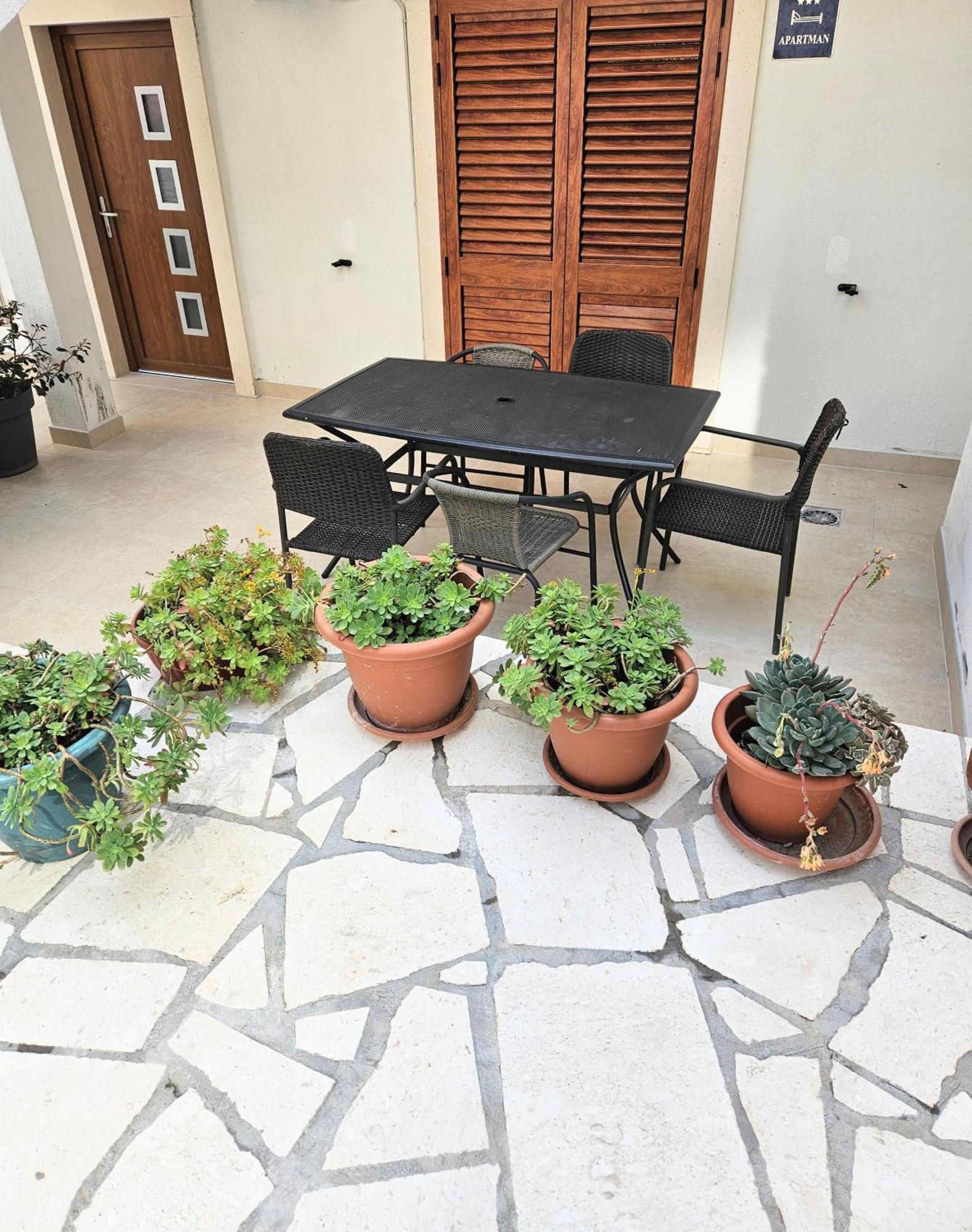 Apartmani Majic Makarska Bilik gambar